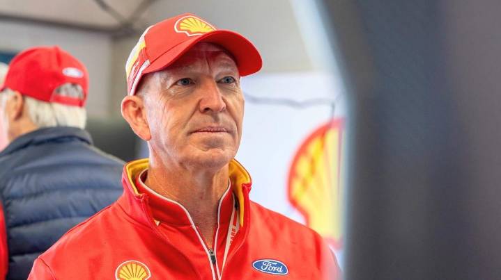 Former AFL coach David Noble steps down as CEO of Supercars outfit Dick Johnson Racing