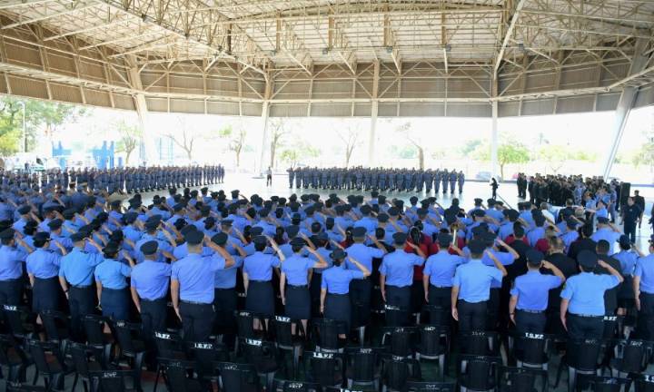Integrantes de la Policía de la Provincia recibieron un reconocimiento por su dedicación, esfuerzo y solidaridad