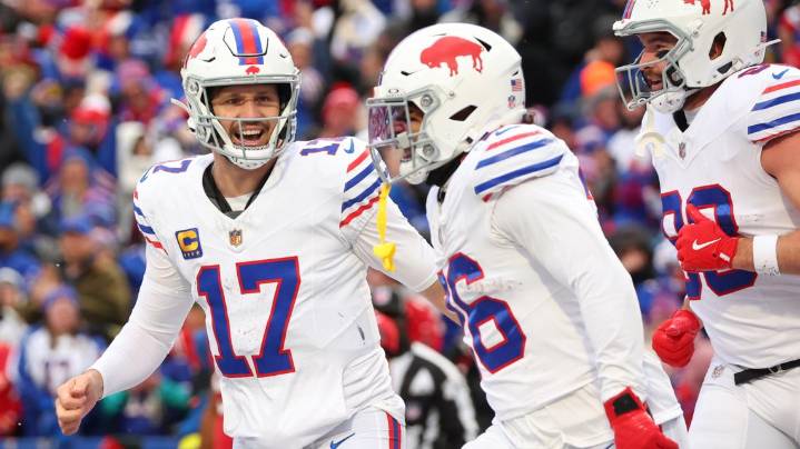 Bills outlast Bucs after 9 lead changes and Josh Allen's 6 touchdowns