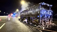 Al menos 20 muertos y 16 heridos al incendiarse un autobús en una carretera