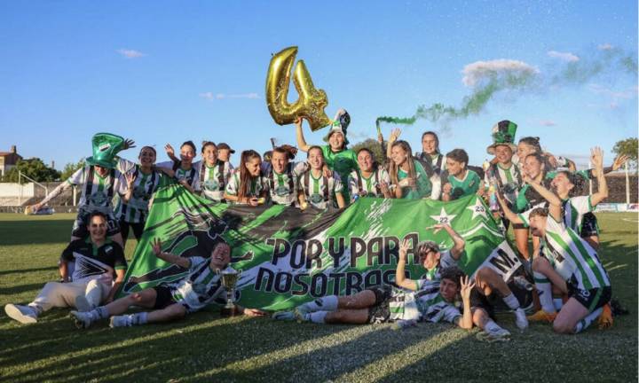 Villa Mitre gritó campeón en el fútbol femenino de la Liga del Sur