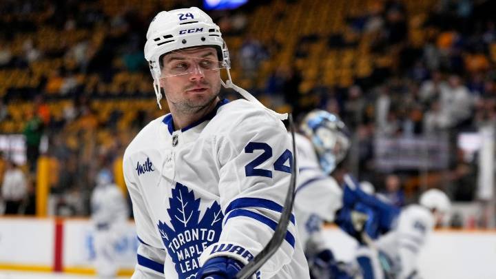 Maple Leafs’ Laughton exits vs. Bruins with upper