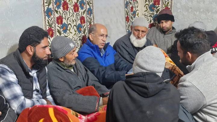 CM’s Advisor meets family of slain inspector in Kupwara
