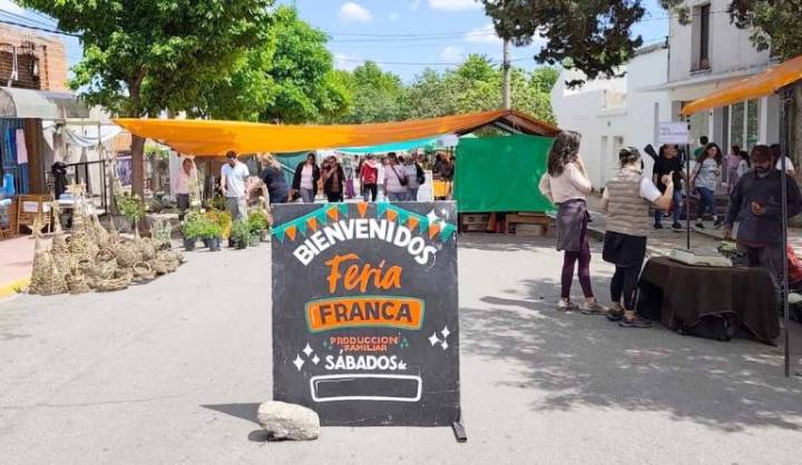 Feria Franca: con operaciones mediáticas, el Municipio quiere barrer del centro a los productores