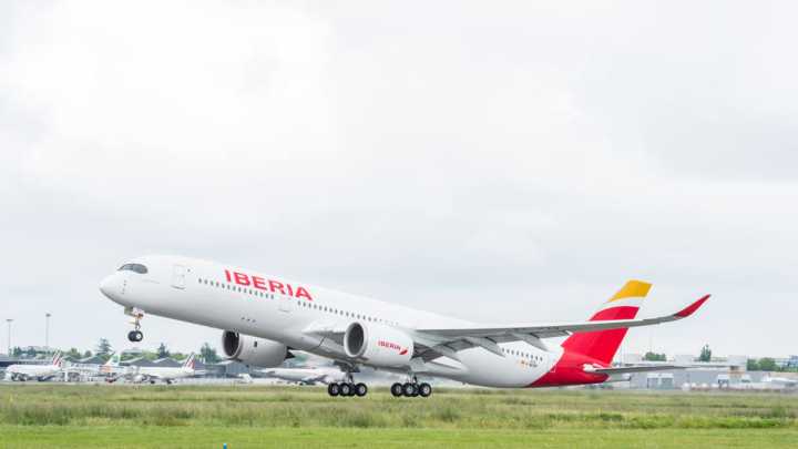 Iberia cancela sus vuelos comerciales a Venezuela por la situación en ese país tras la alerta emitida por EE.UU. sobre un aumento de su actividad militar