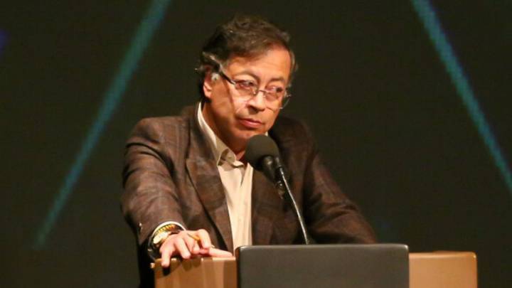 Qué implicaría bajar los requisitos para ser embajador en Colombia: análisis de un experto