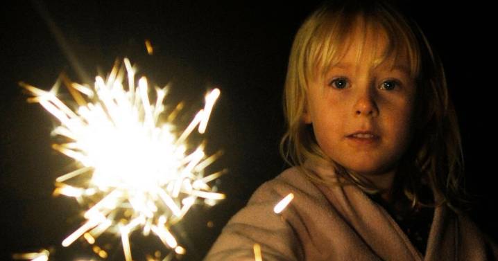 Parents given vital sparkler safety advice to follow this Bonfire Night
