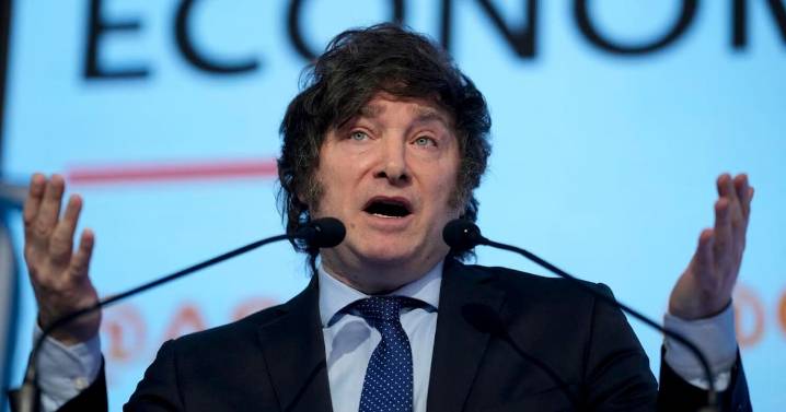 Milei cuenta al Financial Times qué hará con la libre flotación y anticipa la vuelta al mercado