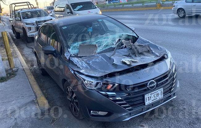 Destruye su vehículo tras chocar contra transporte de personal sobre LEA