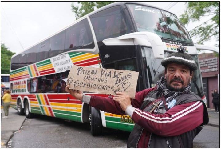 Lanús va por el sueño de ser campeón de la Copa Sudamericana: más de 15 mil hinchas viajan a Paraguay en 60 micros, 19 aviones y una caravana de autos