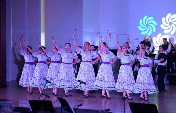 Festejan 59 años de la Compañía de Danza Folklórica de la UACh