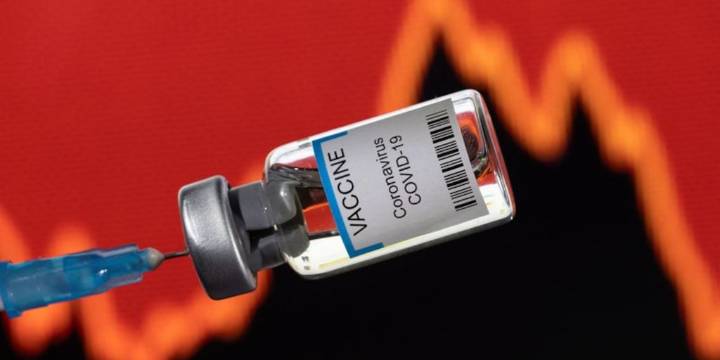 El riesgo de complicaciones cardíacas raras es mucho mayor por la infección de COVID-19 que por la vacunación, concluyó un amplio estudio