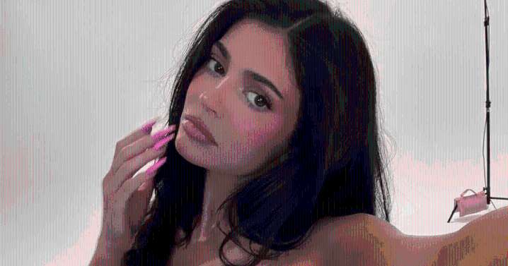 Kylie Jenner Soaks up the Sun in Bra Top Selfie