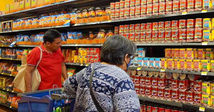 Consumidores prevén economía en deterioro en siguientes 12 meses