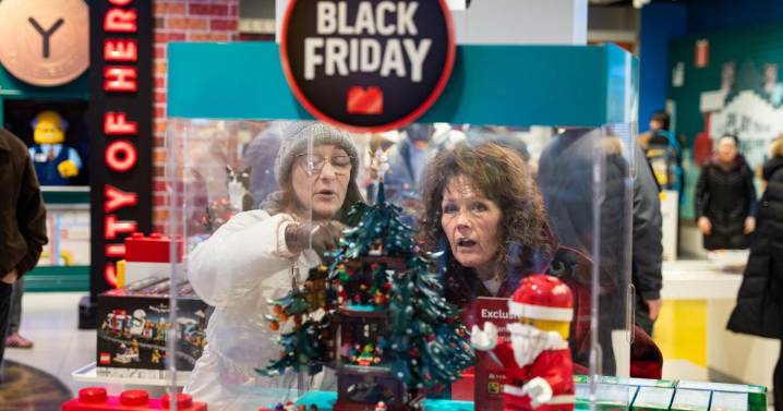 US retailers watch Black Friday traffic for a hoped