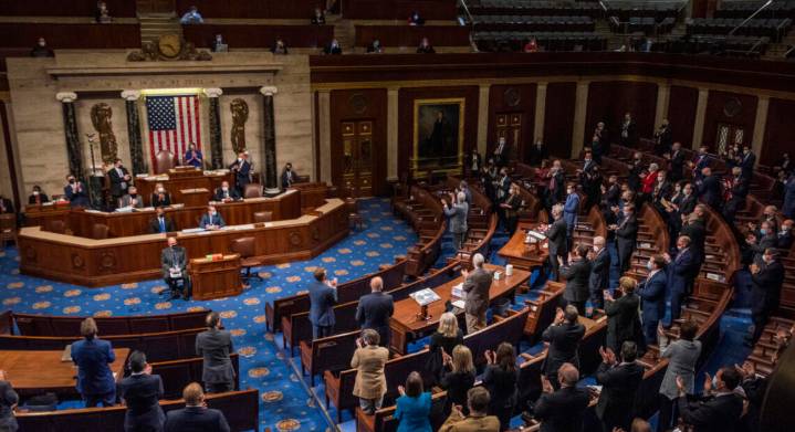 Senado de EEUU rechaza propuesta para limitar acciones militares de Trump contra Venezuela