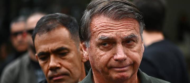 Jair Bolsonaro intentó romper su brazalete electrónico para fugarse