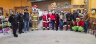 Dona Rodeo Santa Elena 450 juguetes para el Santa Bombero