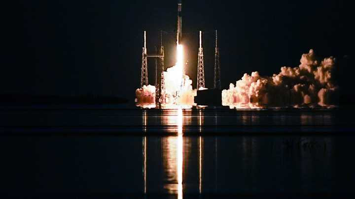 Rocket launch in Florida. What time is liftoff near Cape Canaveral?