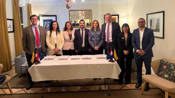 El Banco Holandés de Desarrollo Empresarial financia con más de $ 100.000 millones la expansión solar de Solenium en Colombia