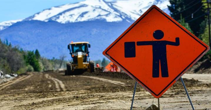 En fotos | Así avanza la obra de asfalto para conectar a Villa Traful con el Camino de los Siete Lagos