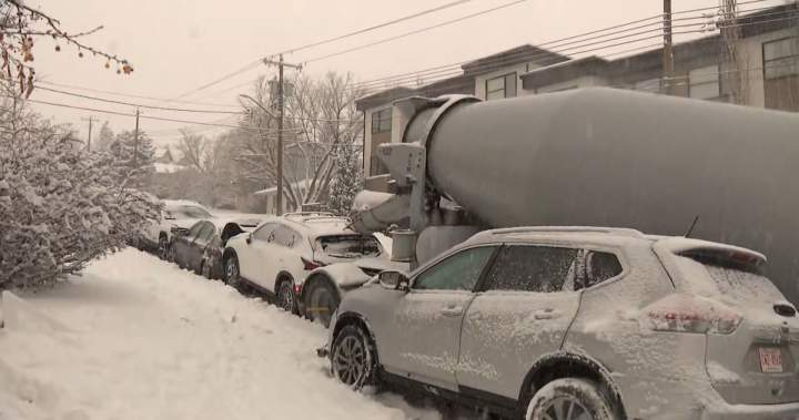 Heavy snow causes chaos on the roads in southern Alberta