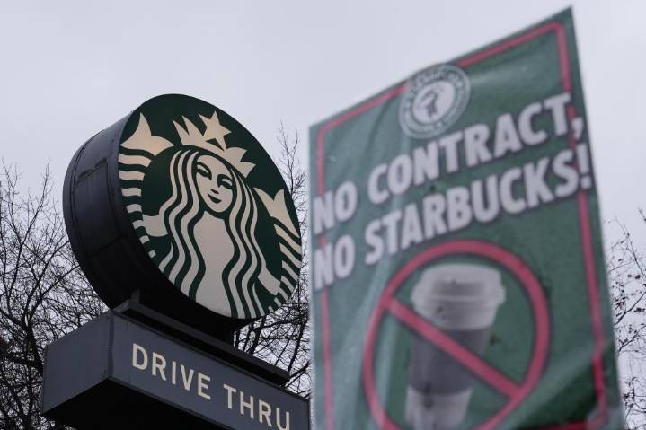 Sindicato de Starbucks dice que más tiendas se unen a huelga