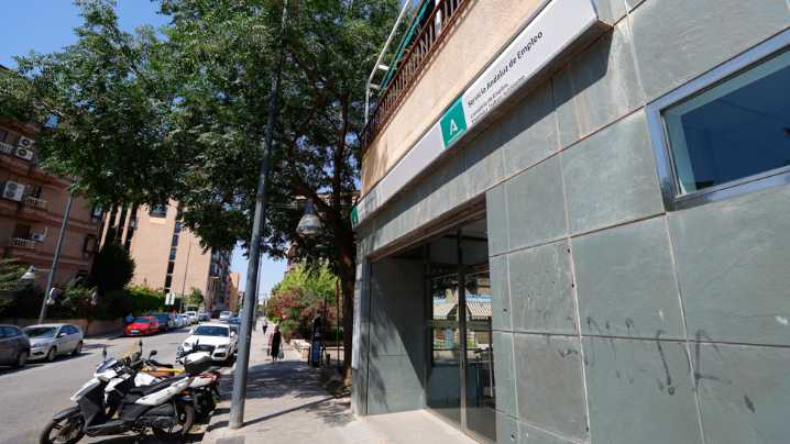 Octubre deja en Granada 590 parados más y un retroceso en los contratos indefinidos