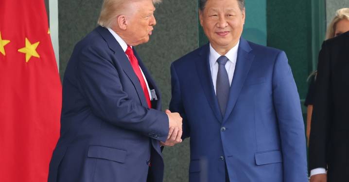 Confirma Trump que viajará a Pekín en abril para reunirse con Xi