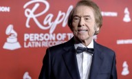 La industria le regala a Raphael “su gran noche” como Persona del Año en los Latin Grammy