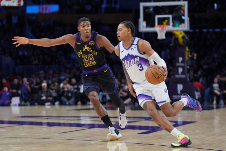 Lakers roll past Jazz in second half for 140