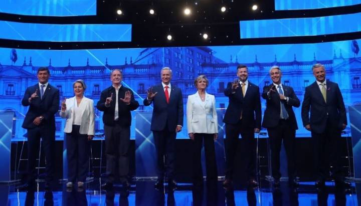 Panel Ciudadano UDD: Jara primera, Kast segundo y empate en el tercer puesto entre Matthei y Kaiser