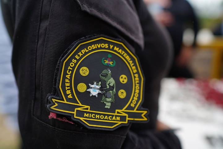 Ejército asegura 52 kilos de explosivos en Michoacán