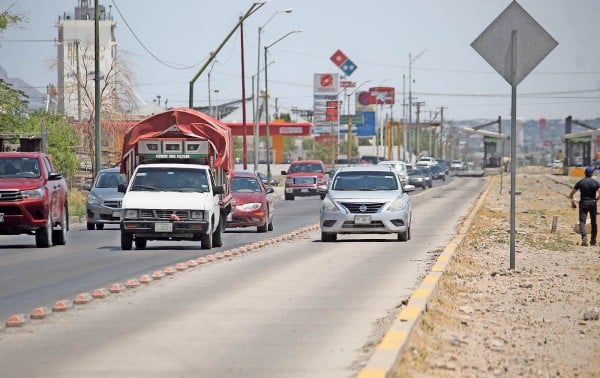 Reportan casi 5 mil multas por invadir carril confinado