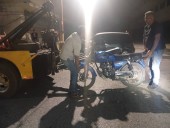 Dos heridos dejó colisión entre motos y un vehículo