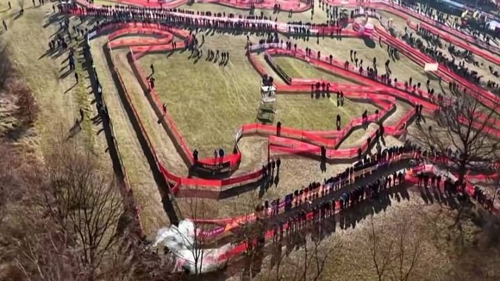 Lucinda Brand y Thinau Nys se lleva la victoria en la Copa del Mundo de ciclocross de Tabor