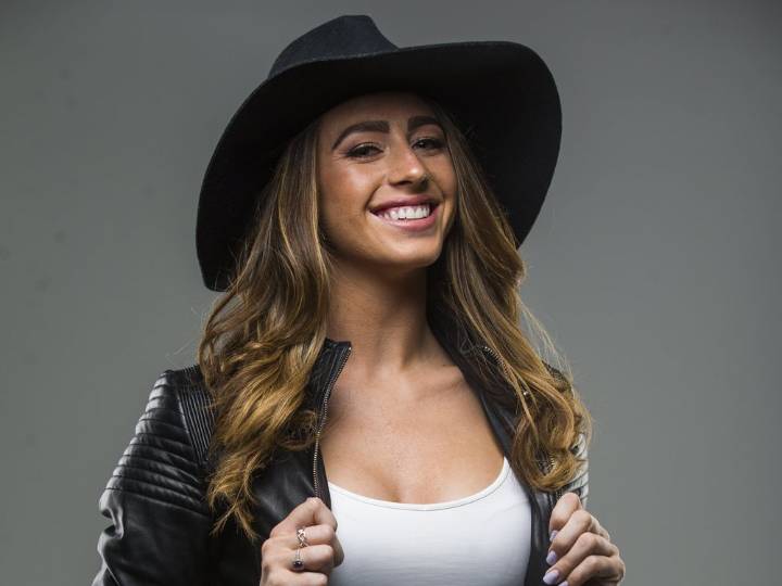 SUNshine Girl Danielle