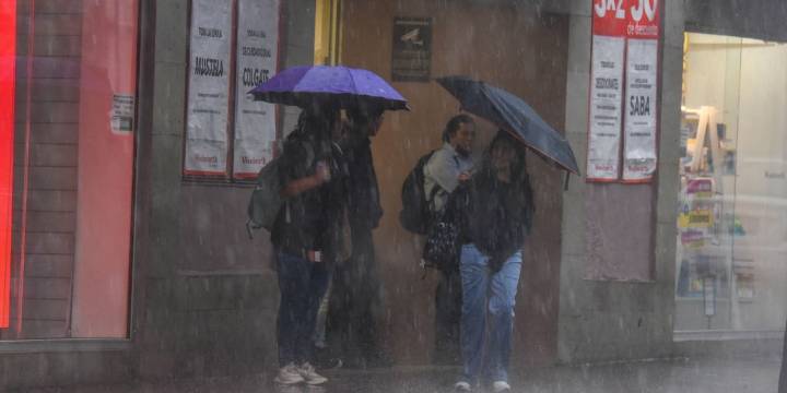 Protección Civil llama a extremar precauciones por lluvias y frente frío: estos serían los estados afectados