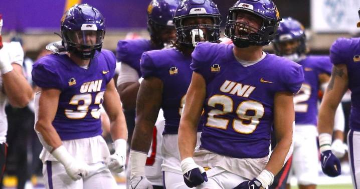 College Football: Another week, another elite Missouri Valley quarterback for UNI to defend