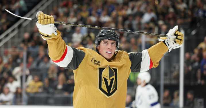 Kucherov scores twice in third period as Lightning beat Golden Knights 6