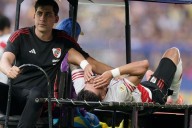 Sin consuelo. Se conoció la lesión que sufrió Maximiliano Meza en el superclásico y cuánto tiempo estará inactivo