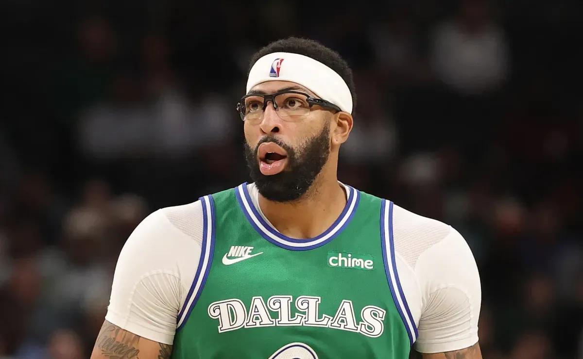 Is Anthony Davis playing today, November 14, for Mavericks vs Clippers at the NBA Cup?