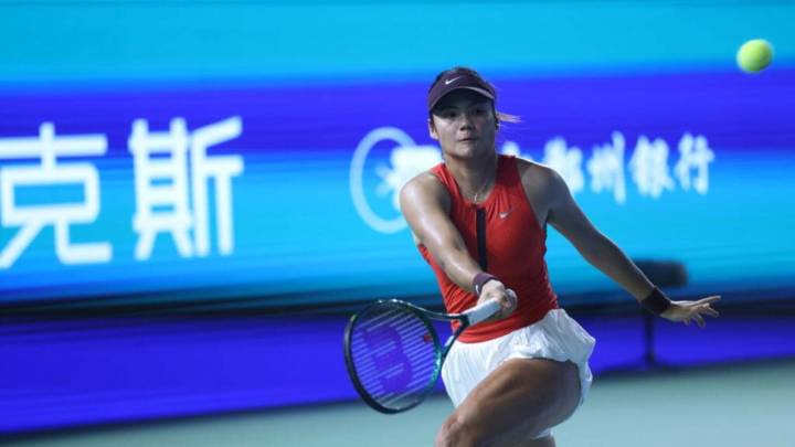 Emma Raducanu shares her top forehand tip for amateur players