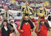 Todos a hombros en la Plaza de Toros Monumental Monterrey