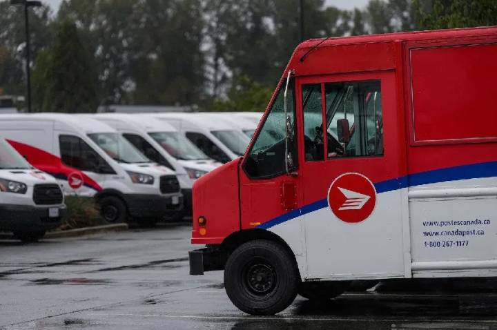 Canada Post says another bailout needed as it continues to bleed cash