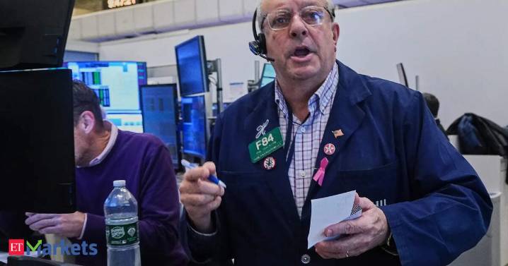 Black Friday puts focus on consumer spending for rocky markets