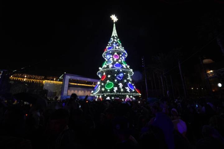 Las Arenas enciende la Navidad