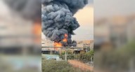 San Juan de Lurigancho: Voraz incendio consume almacén de plásticos