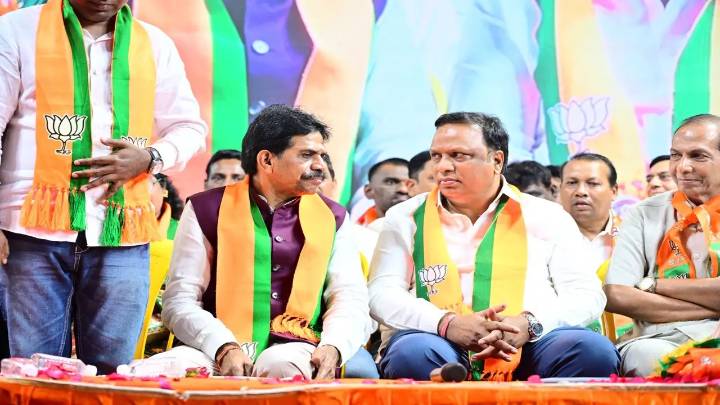 BJP legislators attend event at Dharavi, thank CM for redevelopment project
