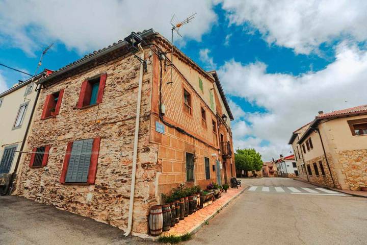 El pueblo ideal para escaparte este otoño está en Guadalajara y a menos de una hora de Madrid